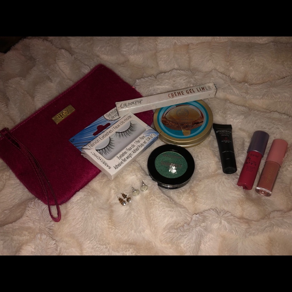 EXPERIENCE MAKEUP BAG